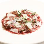 Carpaccio de Bœuf Tricolore sur Salade au Vinaigre Balsamique