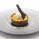 Tartelette aux Pommes Caramélisées, Crème de Ricotta et Glace Vanille
