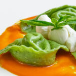 4 « Tortelli » au Cœur de Mozzarella, Sauce Tomate Emulsionnée à l’Huile d’Olive et Basilic - copie